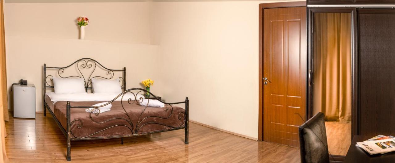 Hotel Vaki Tbilisi ภายนอก รูปภาพ